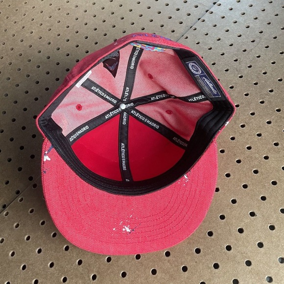 NWT FanInk Atletico Madrid FT-90 Pro Fitted Hat Cap Gallery Red 7 1/4 Men SAMPLE - Picture 8 of 11